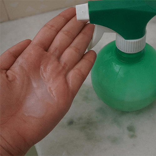 borrifador para reduzir o volume - Dicas para cabelos cacheados