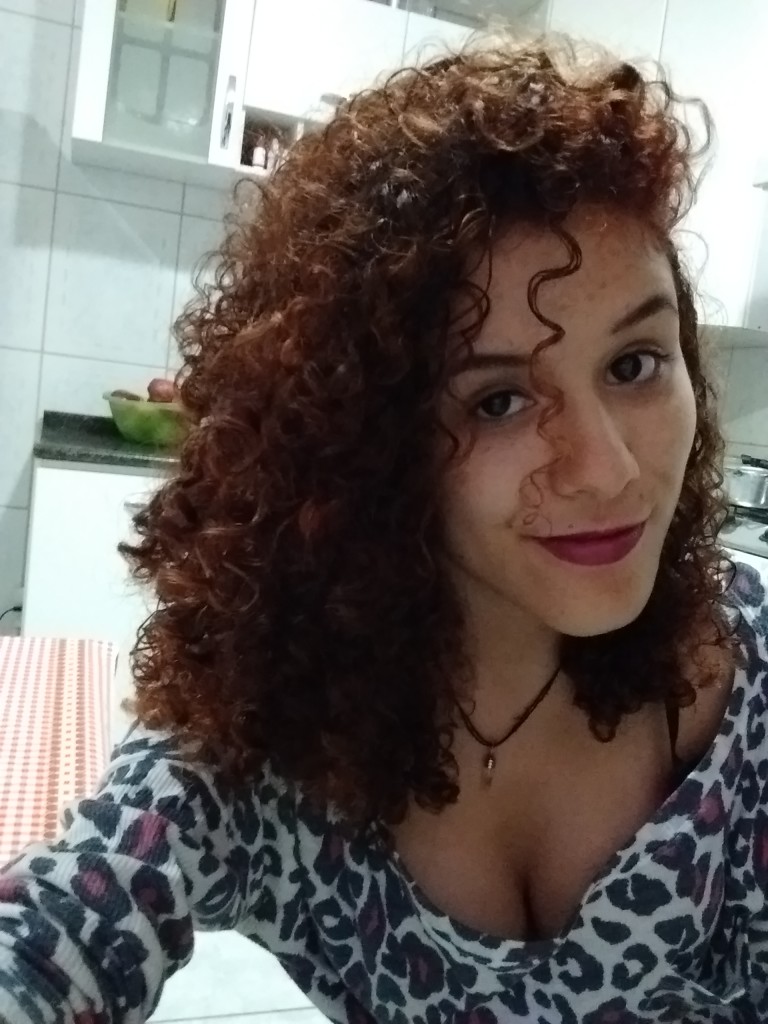 cabelo cacheado ruivo